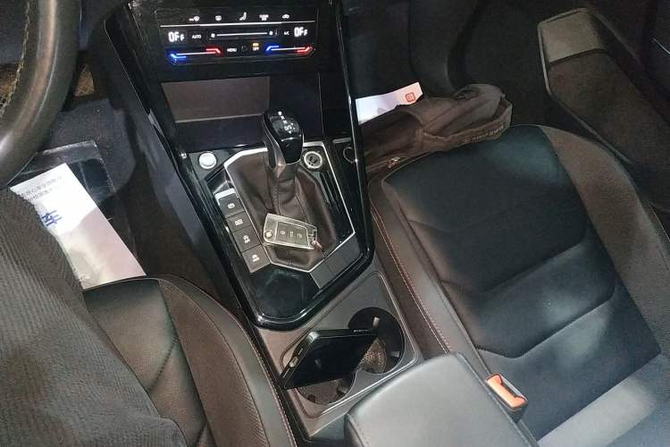 Used Volkswagen Tayron 2022 280TSI Two-Wheel Drive Luxury Smart Connectivity Version