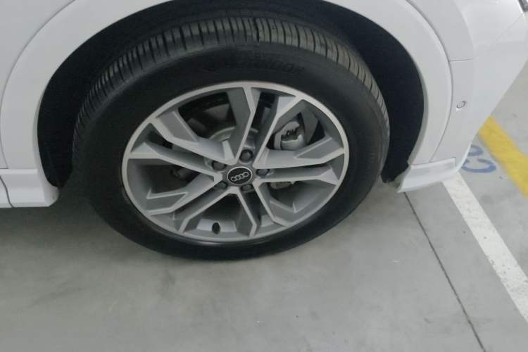 Used Audi Q3 2024 40 TFSI Fashion Dynamic Model