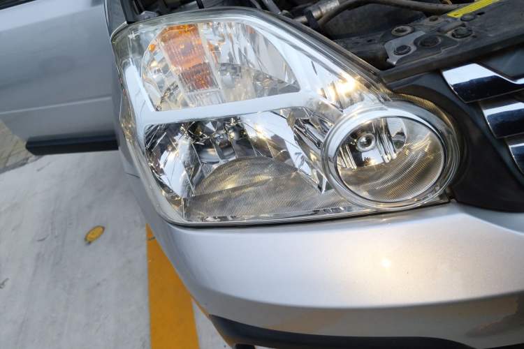 Used Dongfeng Fengdu MX6 2015 2.0L CVT Two-Wheel Drive Excellence Edition Right Front Headlight
