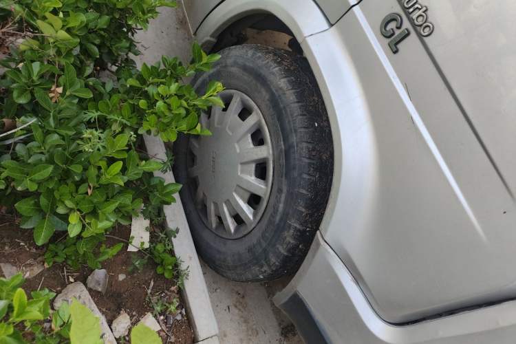 Used JMC Transit 2017 2.8T Commercial Version Short Wheelbase Mid-Roof 6/7/8-Seater JX493
