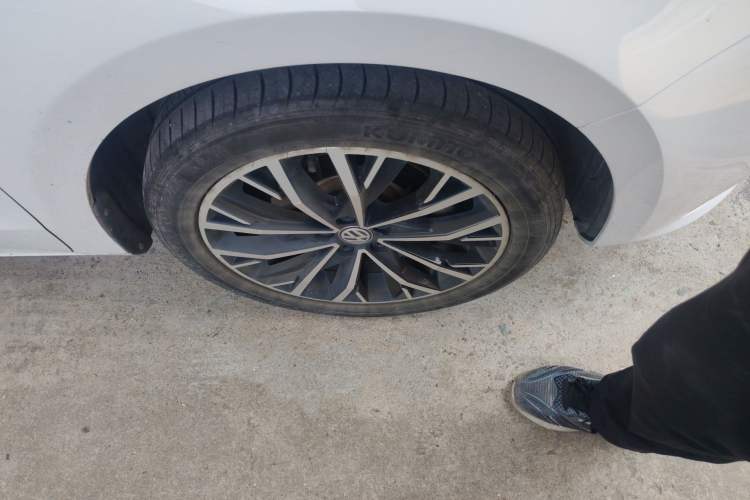 Used Volkswagen Bora 2019 Bora Legend 1.5L Automatic Leading Model China VI Standard Right Front Wheel Hub