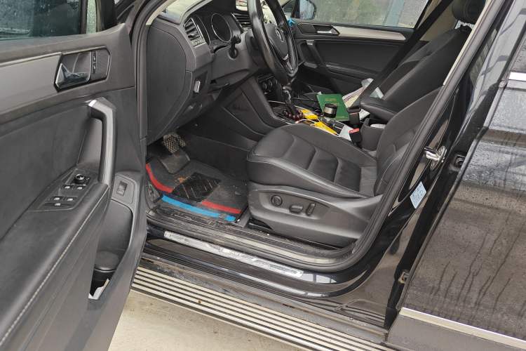 Used Volkswagen Tiguan L 2018 380TSI Automatic All-Wheel Drive Luxury Edition
