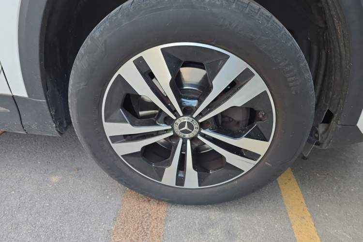 Used Mercedes-Benz GLA 2020 GLA 200 Right Front Wheel Hub