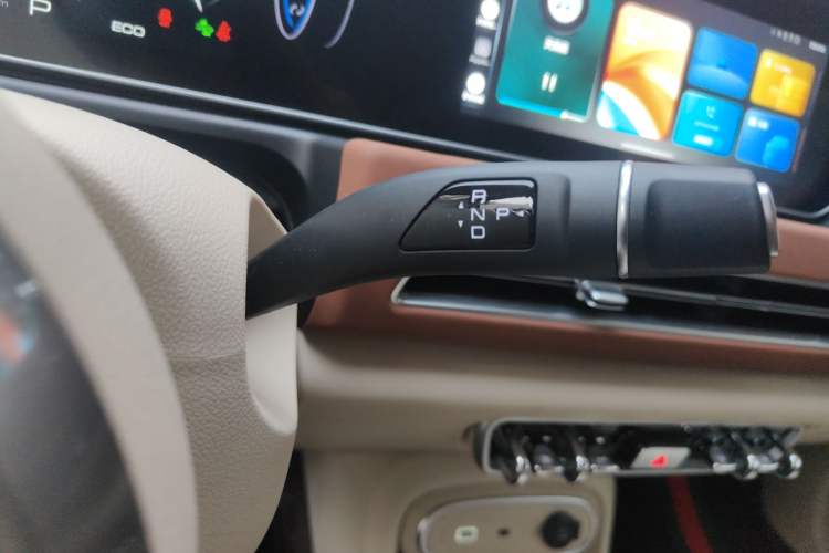 Used ORA Good Cat 2023 401 km Standard Range Premium Trim Ternary Lithium Gear Lever