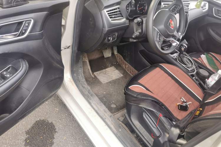 Used Roewe i5 2019 1.5L Automatic 4G Connected Langhao Edition Driver Seat