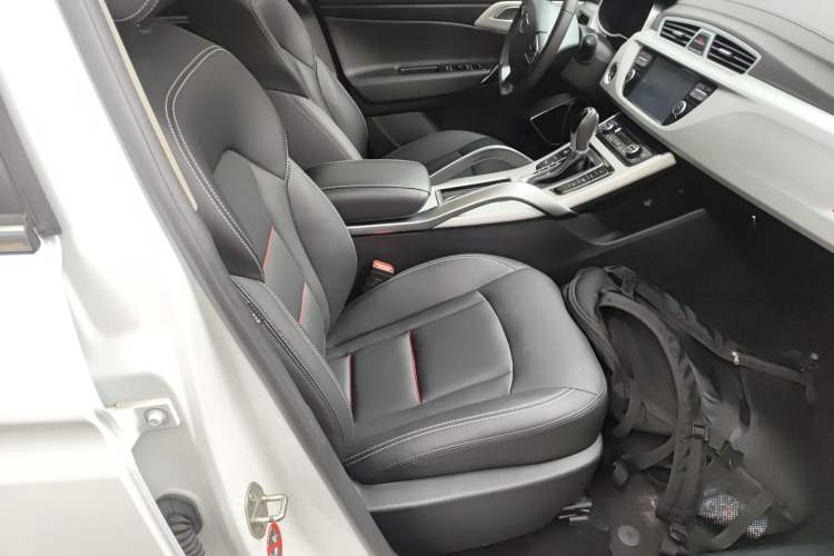 Used Geely Auto Emgrand X7 Sport 2018 1.8TD Automatic Two-Wheel Drive Smart Connect 4G Internet Edition