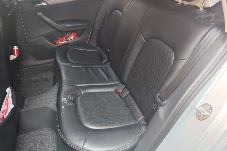 Used Volkswagen Santana 2015 Haval H6 1.6L Automatic Luxury Model Interior 4