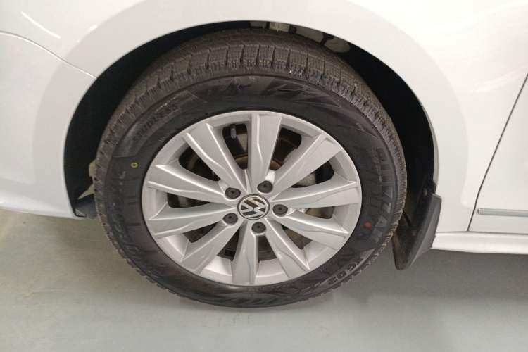 Used Volkswagen Sagitar 2015 1.6L Automatic Comfort Model
