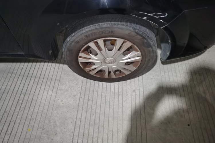Used Buick Excelle 2015 1.5L Manual Classic Trim Right Front Wheel Hub