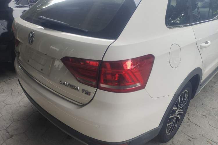 Used Volkswagen Cross Lavida 2014 1.4TSI DSG
