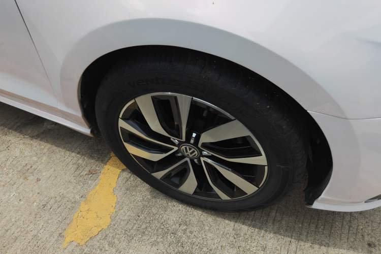 Used Volkswagen Lamando 2019 280TSI DSG Luxury Edition China V Standard Right Front Wheel Hub