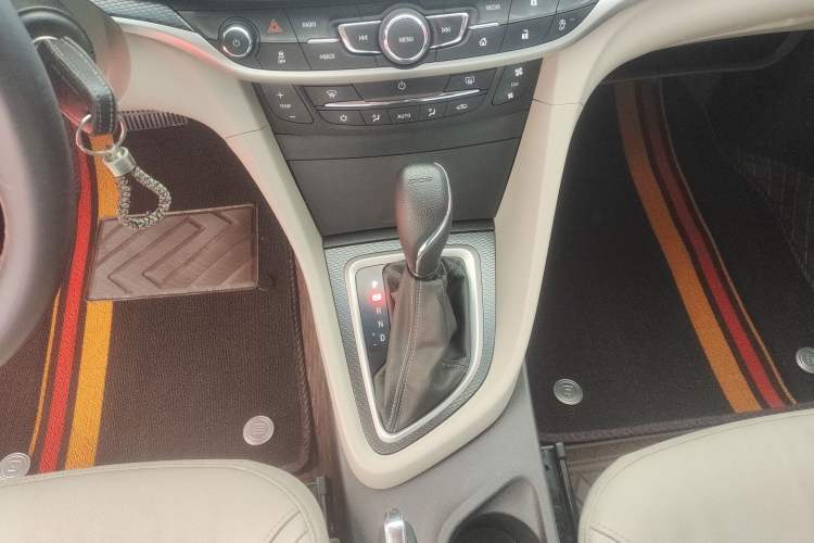 Used Buick GT 2019 15T Dual-Clutch Connected Elite Model China VI