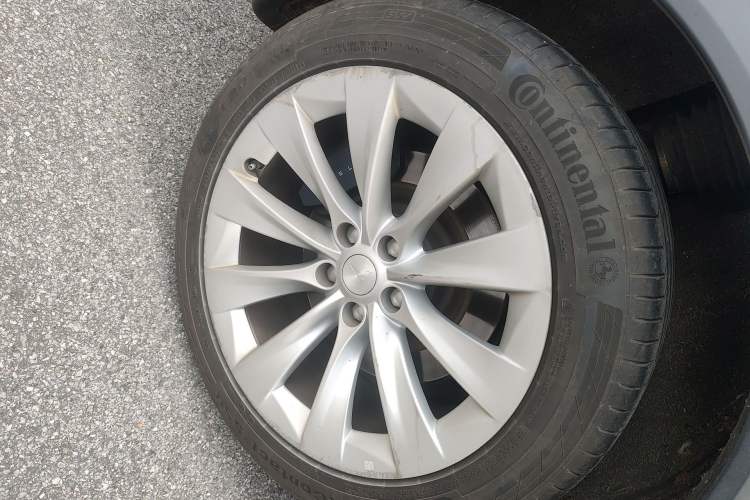 Used Tesla Model X 2017 X 100D Long Range Edition Right Rear Wheel Hub