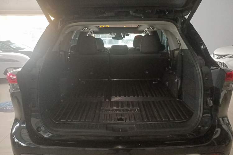 Used Toyota Highlander 2023 2.5L Smart Electric Hybrid Dual-Motor All-Wheel-Drive Supreme Edition – 7 Seats
