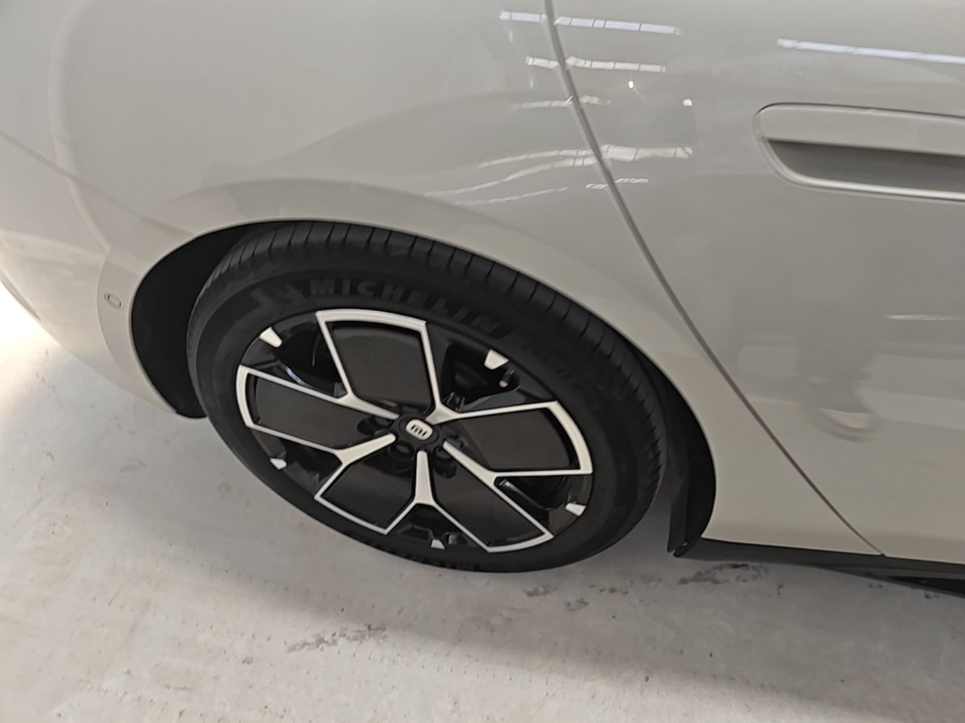 Xiaomi Auto SU7 2024 Rear-Drive Long-Range Intelligent Driving Version — снимка 11