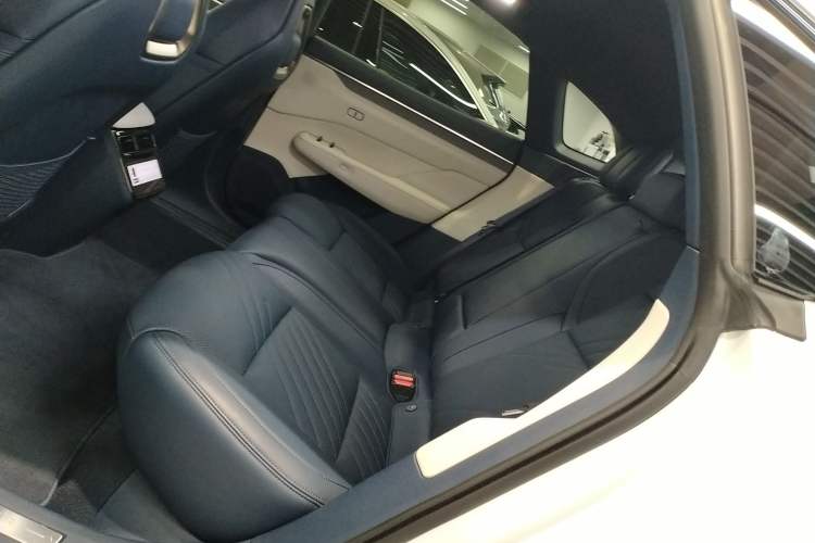 Used Zeekr 001 2025 YOU Edition 100 kWh All-Wheel Drive
