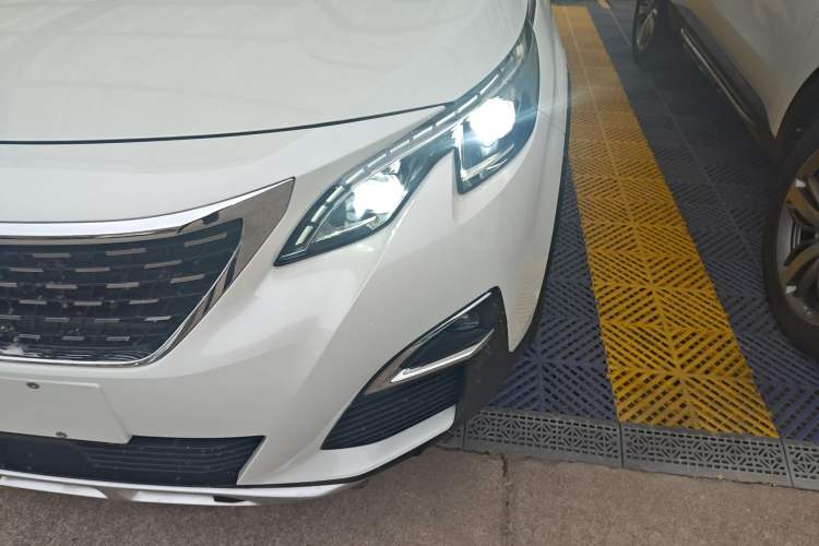 Used Peugeot 5008 2017 380THP 7-Seater Luxury GT Edition Left Front Headlight