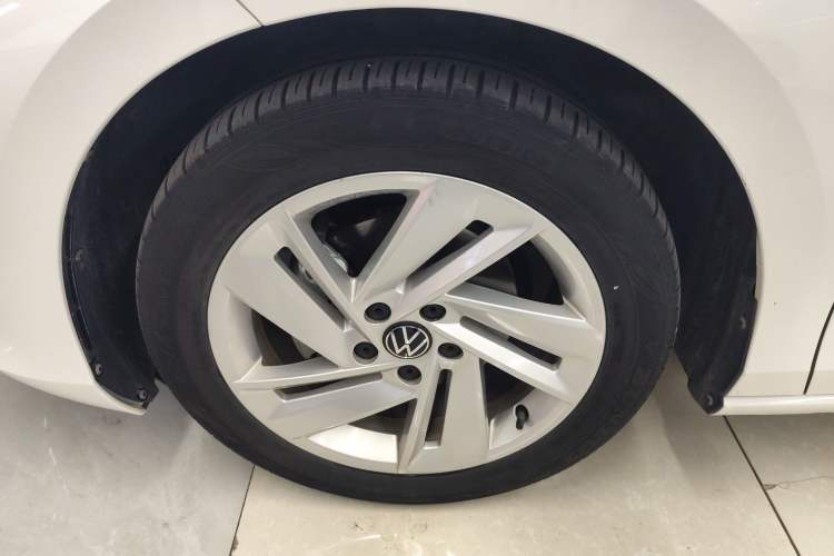 Used Volkswagen Lamando 2022 Lingdu L 280TSI DSG Spicy Edition Left Front Wheel Hub