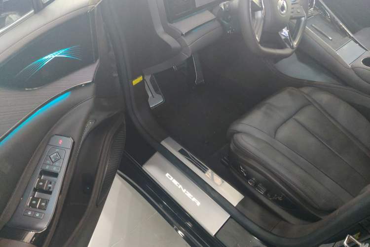 Used Denza Z9 2024 1100 km Four-Wheel Drive Max Version