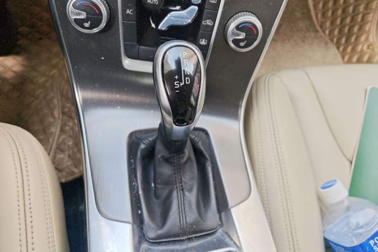 Used Volvo S60 2015 S60L T5 Intelligent Drive Edition Gear Lever