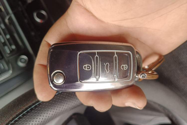 Used Volkswagen Golf 2012 1.6 Manual Comfort Edition Vehicle Key