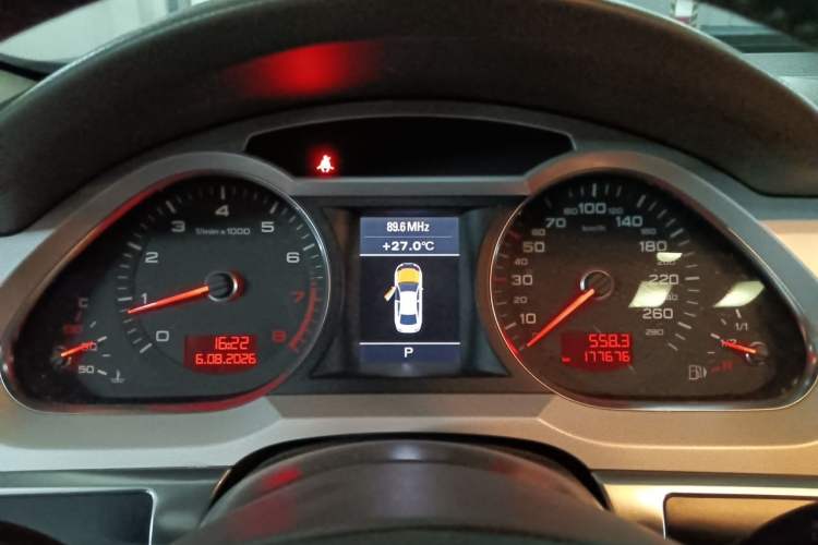 Ojetý Audi A6L 2011 2.0 TFSI Automatic Standard Edition