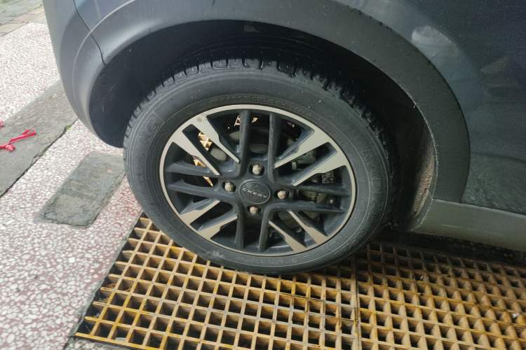 Used Chery QQ Little Ant 2022 Revised Version Sweet Pink Edition Half-Sugar Version Lithium Iron Phosphate 30.7 kWh 30 kW 301 km
