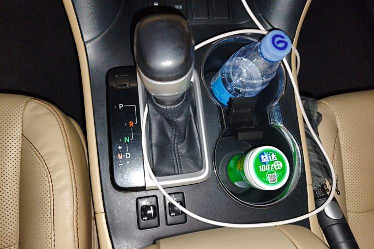 Used Toyota Highlander 2015 2.0T Two-Wheel Drive Luxury Edition 7 Seats Gear Lever