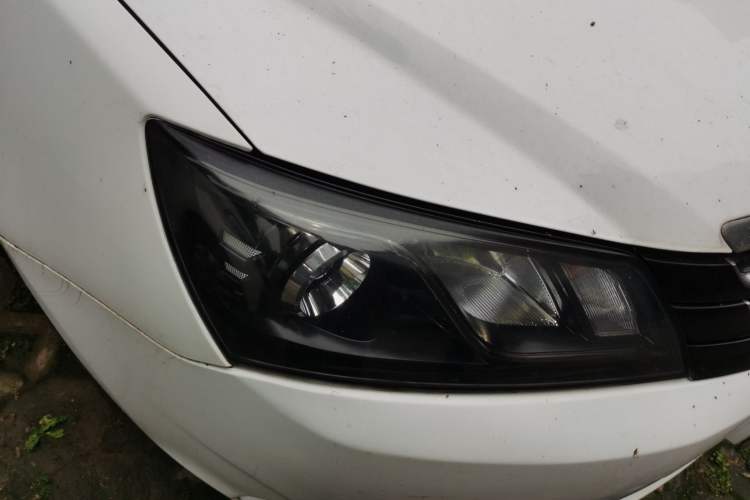 Used Geely Auto Emgrand 2016 Sedan 1.5L Manual Luxury Model Right Front Headlight