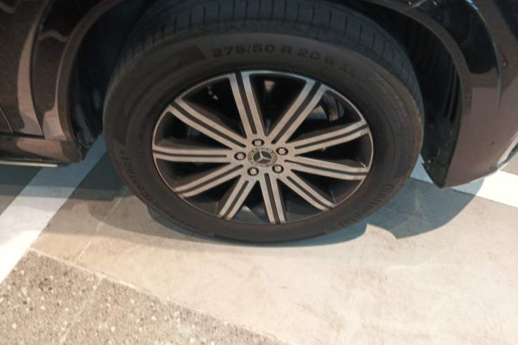 Used Mercedes-Benz GLE 2024 Refreshed GLE 350 4MATIC Stylish Edition Right Front Wheel Hub