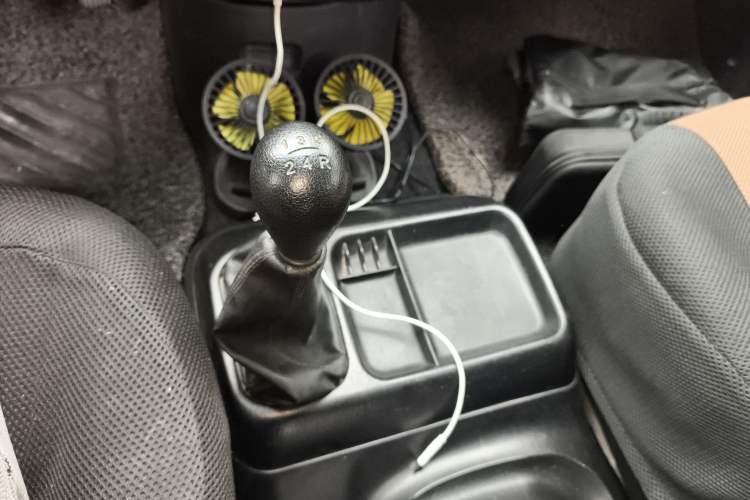 Used JAC Group Refine 2015 2.0L Shuttle Gasoline Long-Wheelbase Standard Version HFC4GA3-3D