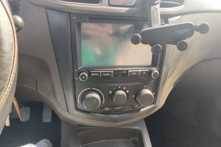 Used Wuling Hongguang 2014 1.5L Base Version Audio And AC Panel