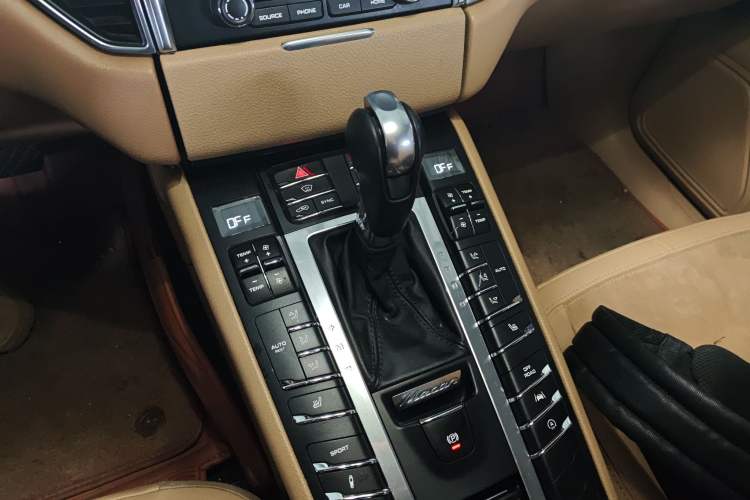 Used Porsche Macan 2017 Macan 2.0T Gear Lever