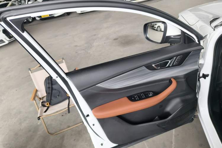 Used Chery Tiggo 8 PLUS 2021 290TGDI DCT Luxury Edition