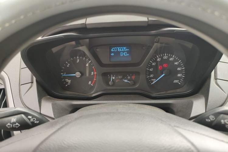 Used Ford Transit 2017 2.0T Diesel Multi-Purpose Commercial Vehicle Mid-Drive Mid-Roof China IV Standard
