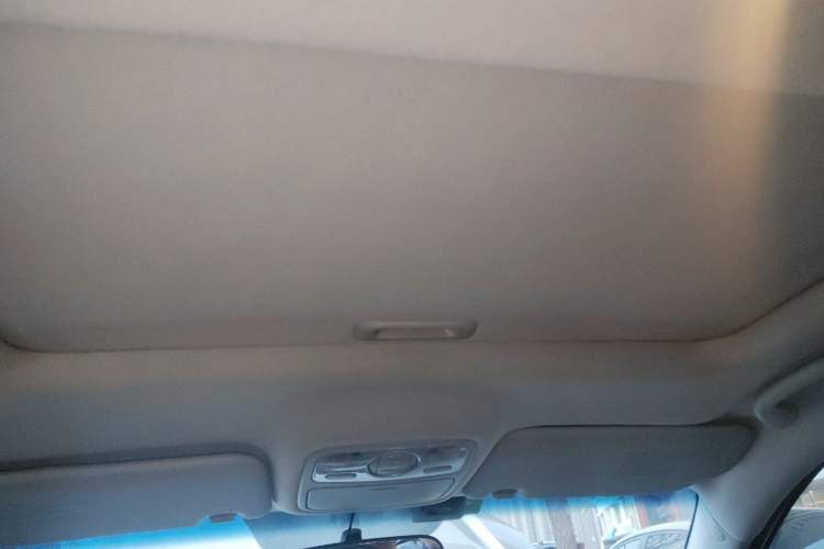 Used Kia Carens 2011 2.0L 7-Seater Automatic Standard Edition
