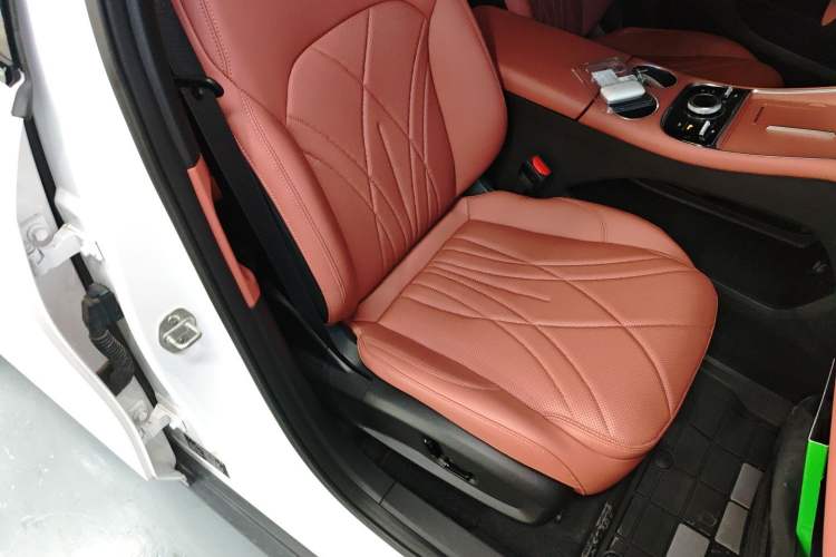 Used Geely Galaxy L6 2025 EM-i 140km Starship Edition
