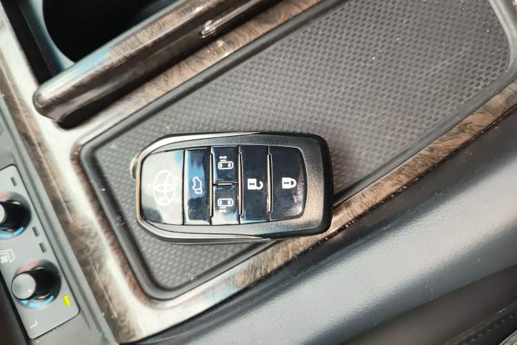 Used Toyota Alphard 2020 Dual-Engine 2.5L Prestige Edition Interior 1