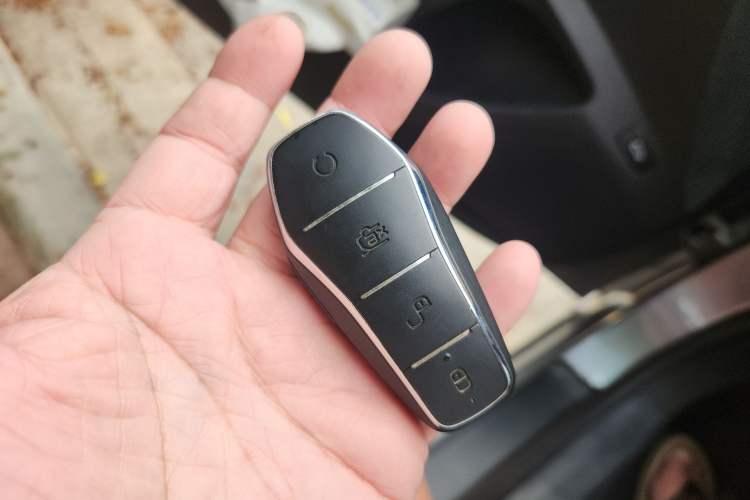 Used BYD Qin PLUS 2021 EV 400KM Leading Comfort Edition Vehicle Key