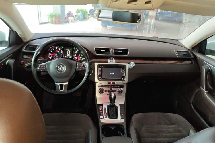 Used Volkswagen Magotan (Import) 2012 Travel Edition 2.0 TSI Comfort Version