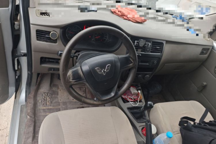 Used Wuling Rongguang V 2019 1.5L Window-Sealed Utility Model China VI LAR Steering Wheel