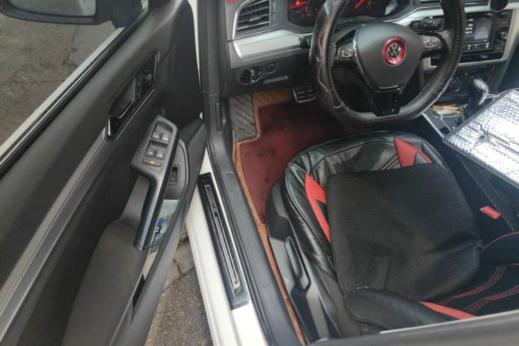 Used Volkswagen Lamando 2019 230TSI DSG Vision Edition China V Standard Driver Seat