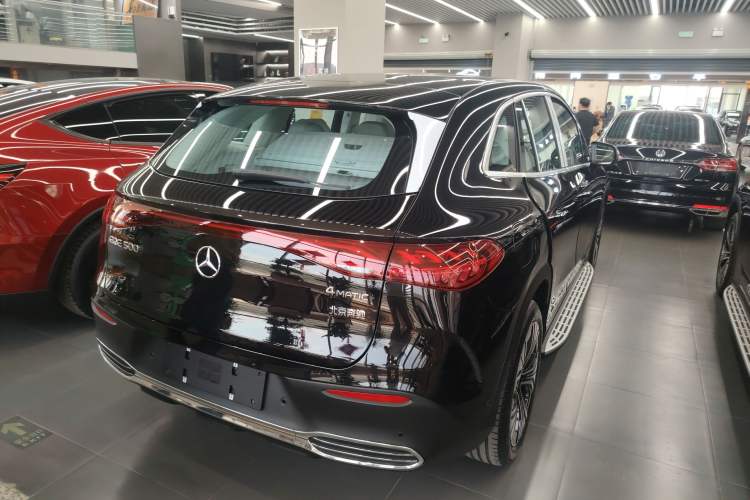 Used Mercedes-Benz EQE SUV 2024 500 4MATIC Luxury Edition Rear Right 45 Deg