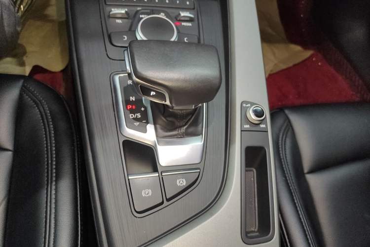 Used Audi A4L 2019 40 TFSI Ambition China VI