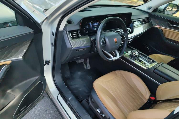 Used Hongqi HS5 2023 2.0T Four-Wheel Drive Flagship Pro Edition Driver Seat