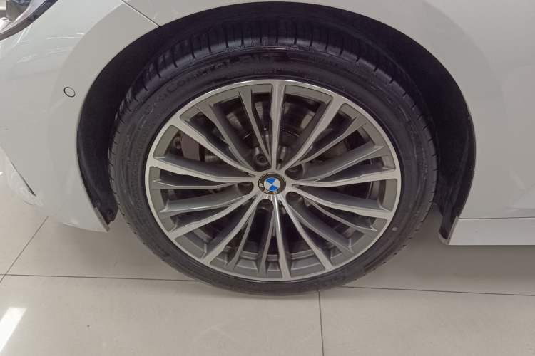 Used BMW 3 Series 2020 325Li First Edition Left Front Wheel Hub