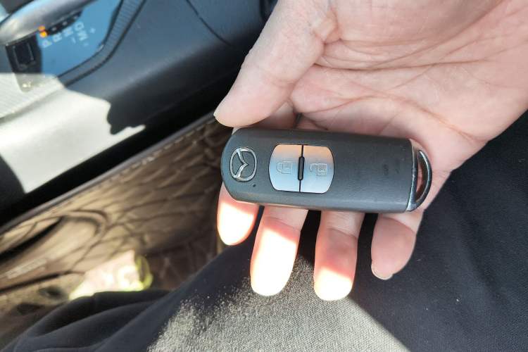 Used Mazda 3 Axela 2016 Hatchback 1.5L Automatic Comfort Model
