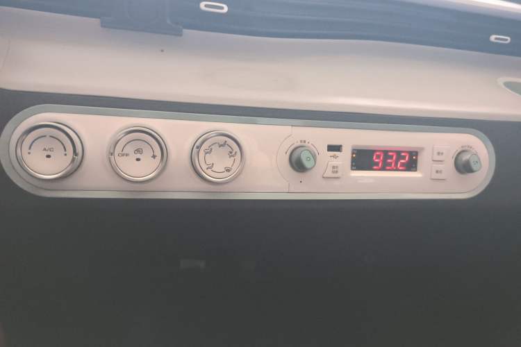 Used Wuling Hongguang MINIEV 2022 Macaron Premium Model – Lithium Iron Phosphate