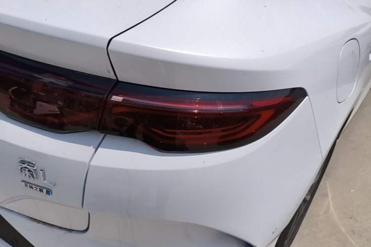 Used BYD Qin L 2025 EV 545KM Beyond Version Right Rear Taillight