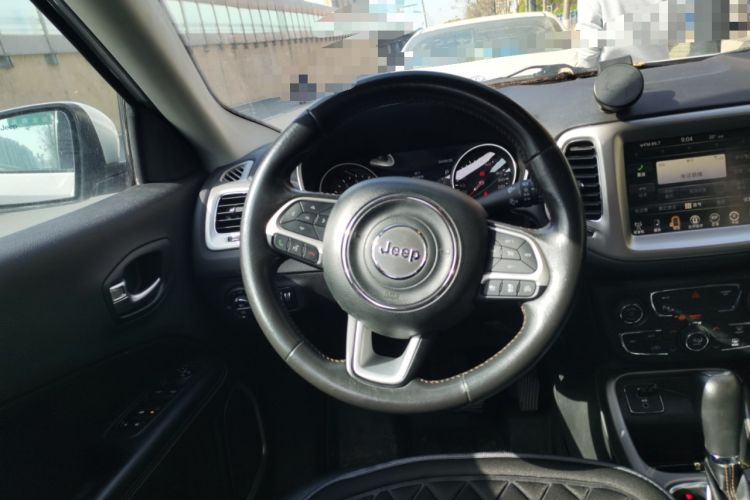 Used Jeep Compass 2017 200T Automatic Family Edition Steering Wheel